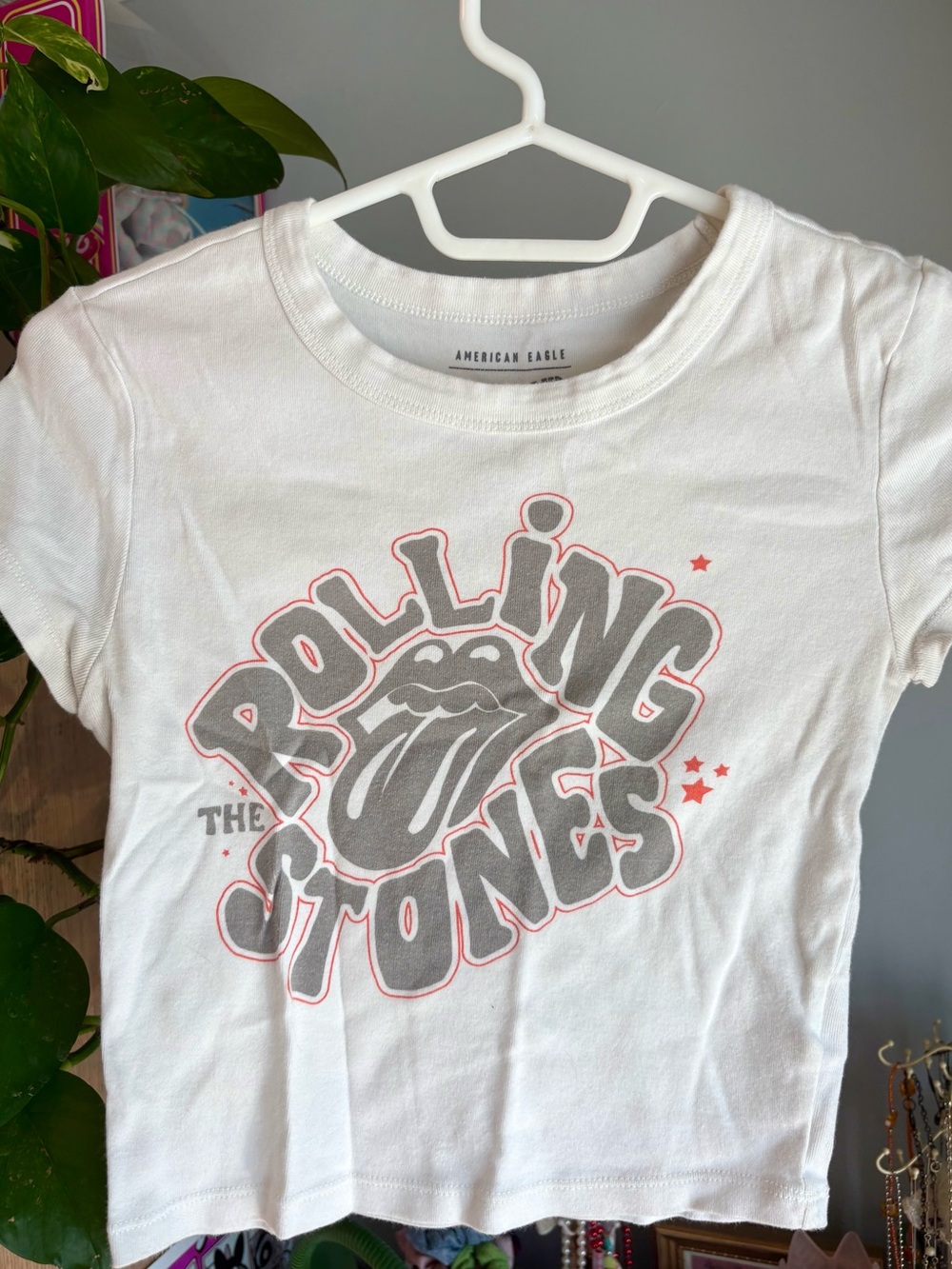 American Eagle Outfitters White Rolling Stones Graphic Band Tee Cropped Baby Tee
